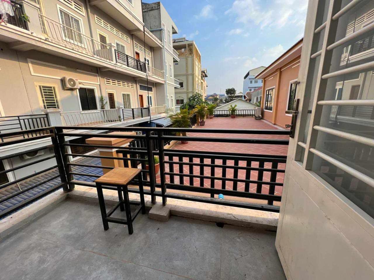Hotel The Hub Kampot Extérieur photo
