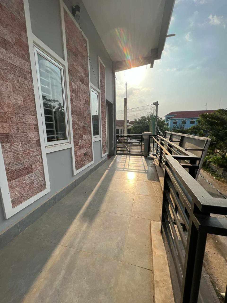 Hotel The Hub Kampot Extérieur photo